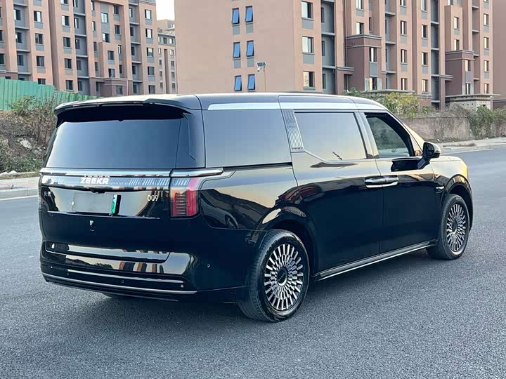 Zeekr 009 2024 2024款 六座行政版四驱 108kWh