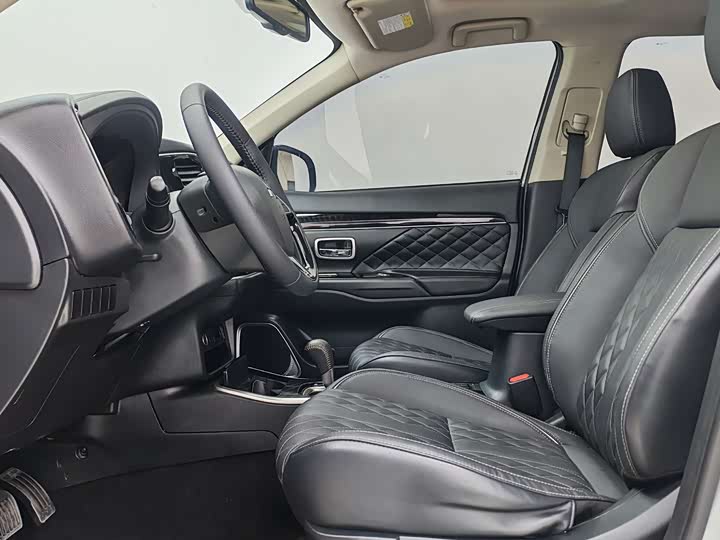 Mitsubishi Outlander 2021 2021款 2.0L 两驱畅享版 5座