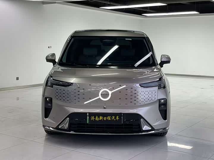 Volvo EM90 2025 2025款 Ultra 六座