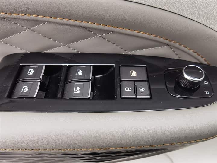 Dongfeng Forthing Yacht 2022 2022款 1.5T DCT逐浪版