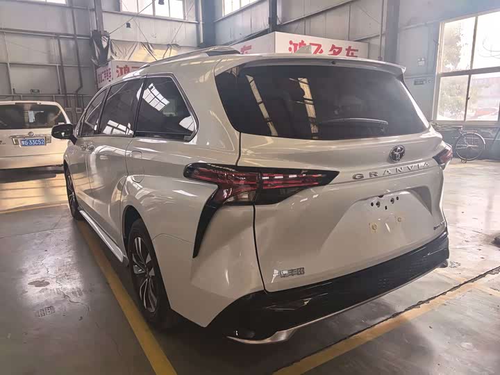 2026 Toyota Granvia