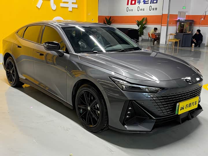 Changan UNI-V Hybrid 2023 2023款 智电iDD 1.5T 113km智趣型