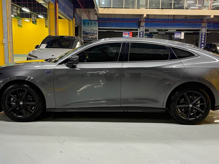 Changan UNI-V Hybrid 2023 2023款 智电iDD 1.5T 113km智趣型