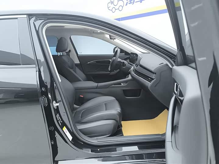 Bestune B70 2025 2025款 龙耀版 1.5T 舒享型