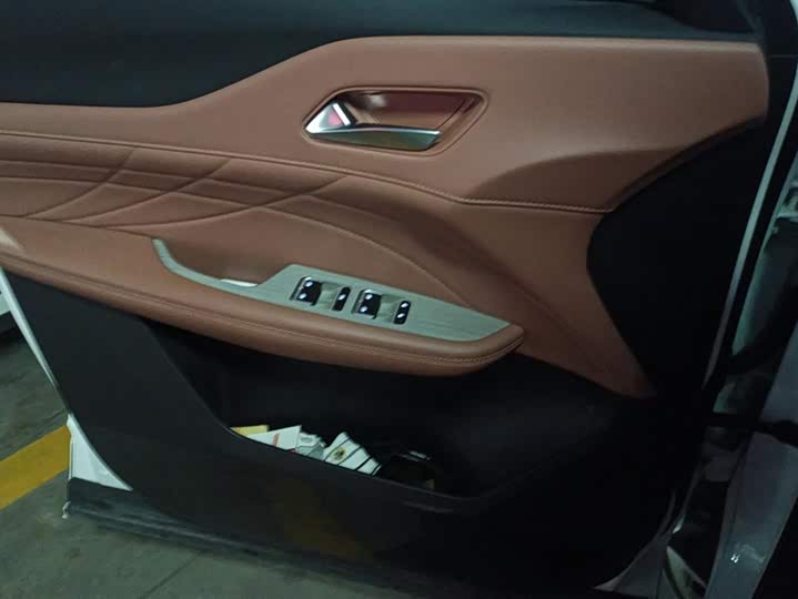 Changan UNI-Z Hybrid 2024 2024款 蓝鲸智电iDD 125km 超越型