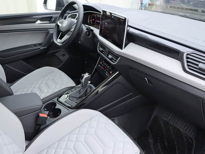 Volkswagen Tayron 2026 2026款 3000万辆甄选款 330TSI