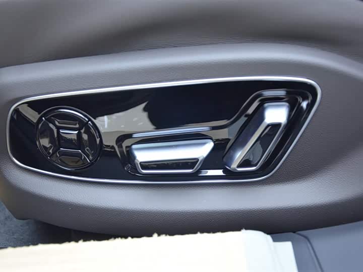 Audi A8 2025 2025款 A8L 45 TFSI quattro 豪华型