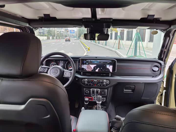 Jeep Wrangler 2025 2025款 2.0T 41致敬两门版