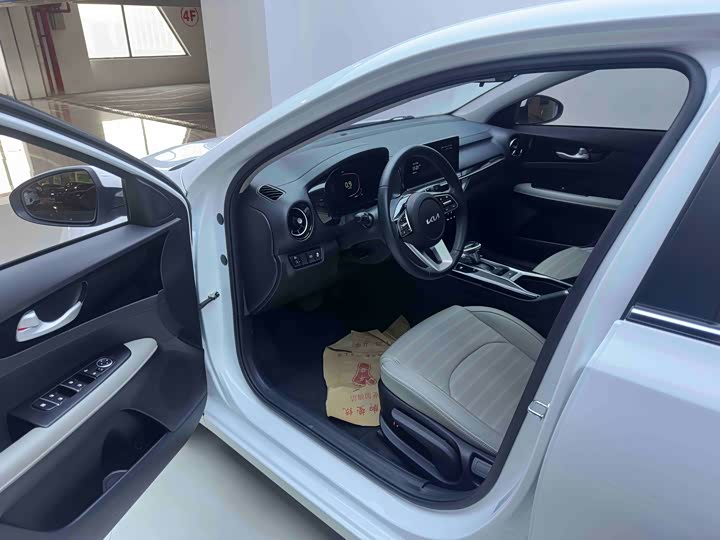 Kia K3 2023 2023款 1.5L CVT豪华版