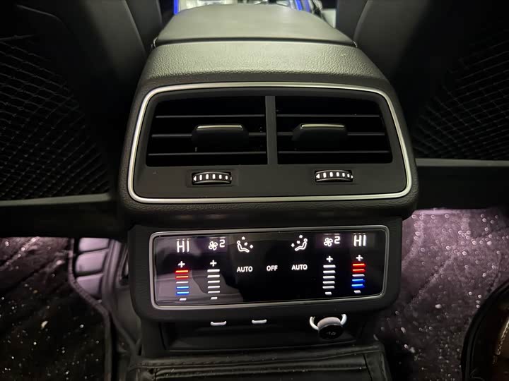 Audi A6L 2025 2025款 45 TFSI 臻选动感型