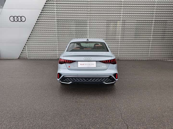 Audi A3 2025 2025款 A3L Limousine 35TFSI 飞驰尊享型