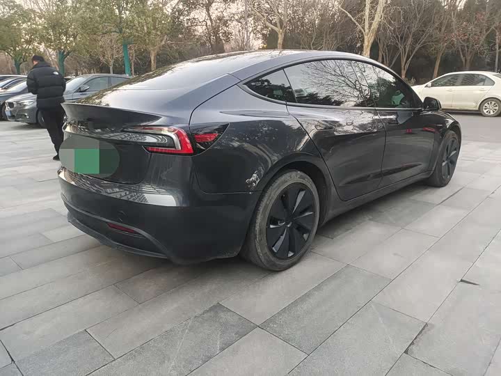 2025 Tesla Model 3