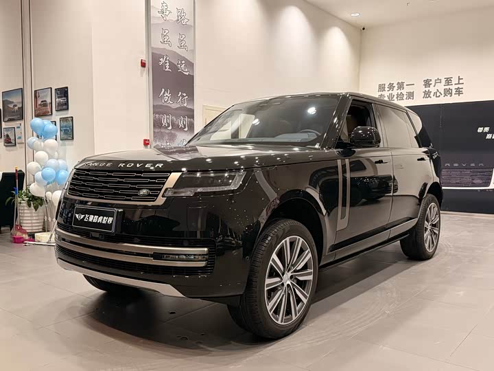 Land Rover Range Rover 2025 2025款 3.0 L6 400PS 盛世加长版