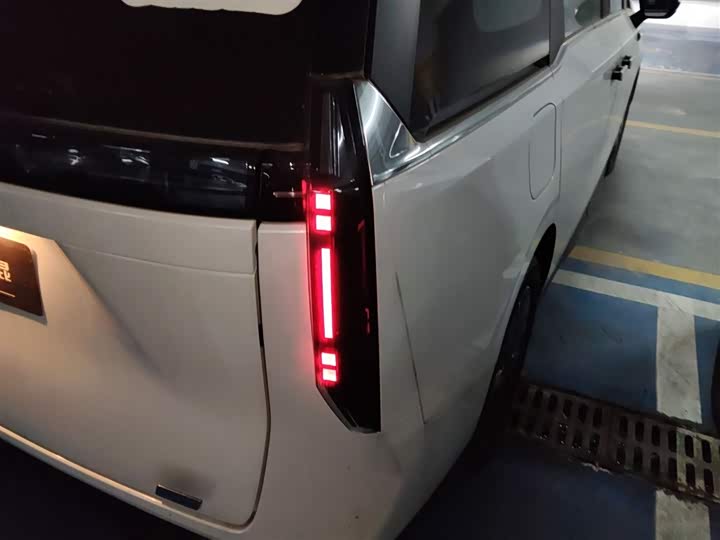 Maxus Mifa 7 2024 2024款 改款 超混 长续航版 悦享版