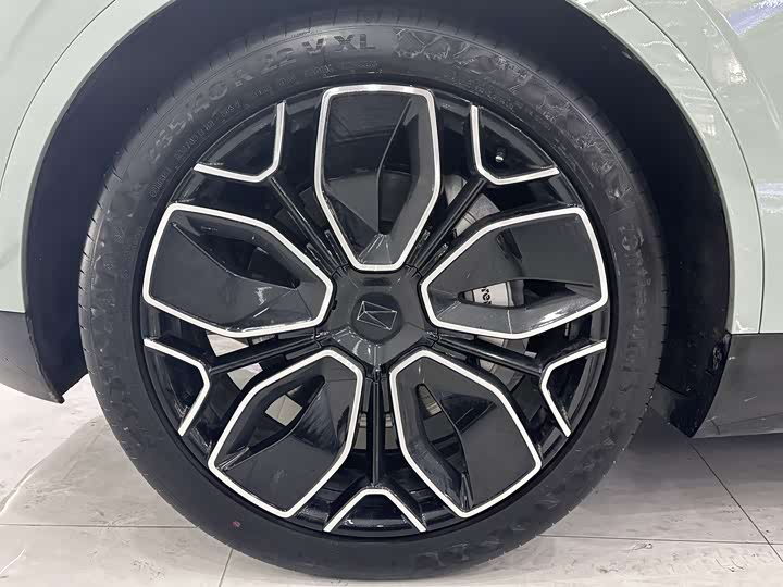 Avatr 11 2023 2023款 长续航单电机版 5座