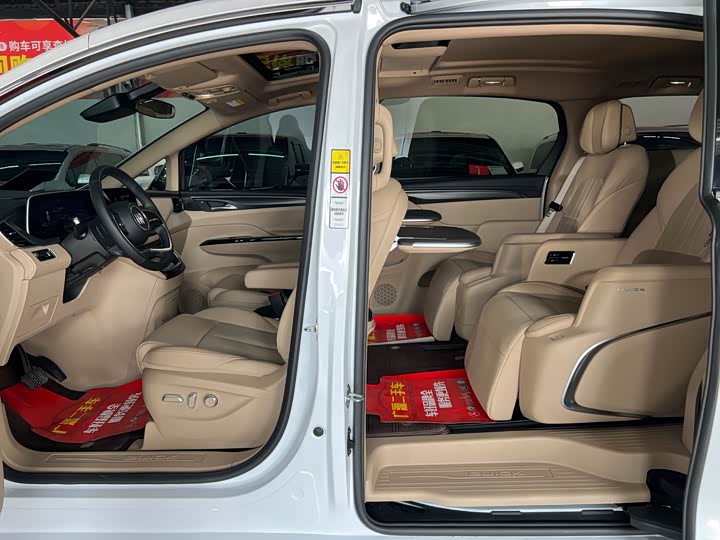 Buick GL8 Hybrid 2025 2025款 陆尚 尊享版 7座