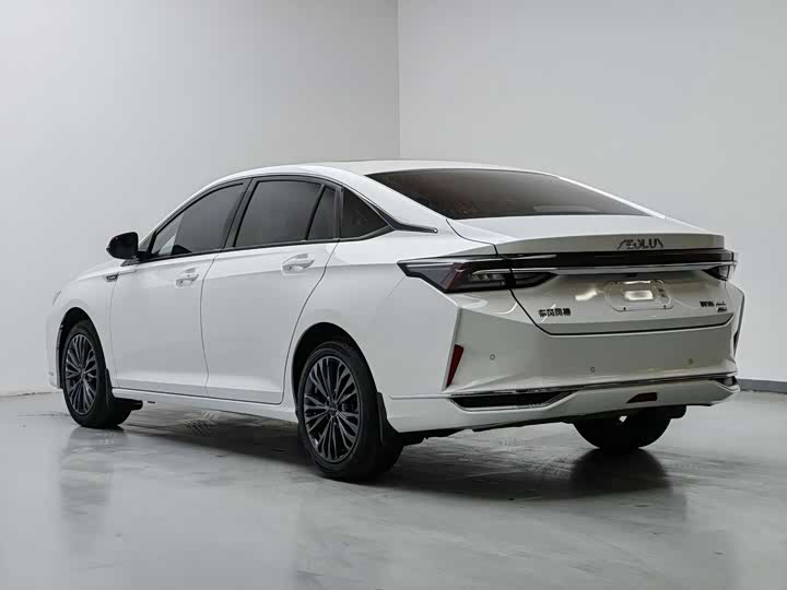 Dongfeng Aeolus Yixuan Max 2022 2022款 1.5T 超帅潮爸版