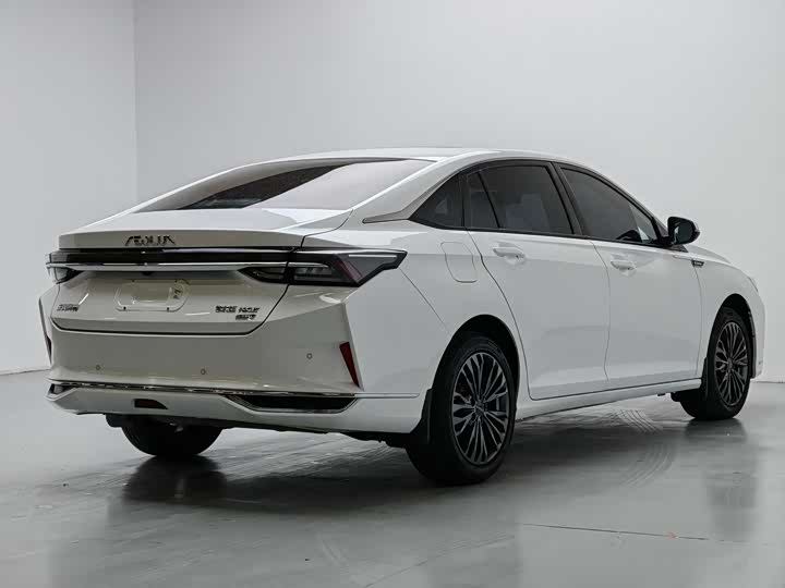 Dongfeng Aeolus Yixuan Max 2022 2022款 1.5T 超帅潮爸版