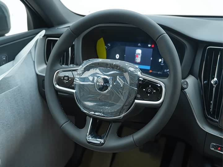 Volvo XC60 2026 2026款 B5 四驱智逸豪华版