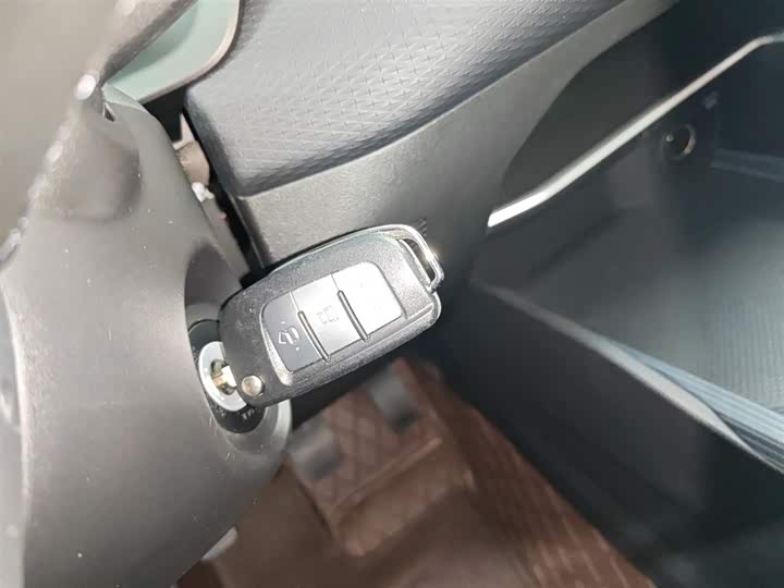 Geely Emgrand 2026 2026款 第4代 400万纪念款 1.5L 手动超越型