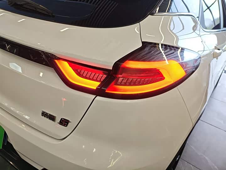 Geely Emgrand GS 2021 2021款 1.4T CVT尊贵型