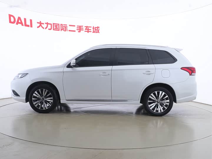 Mitsubishi Outlander 2021 2021款 改款 2.0L 两驱畅享版 7座