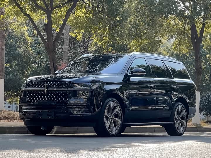 2025 Lincoln Navigator
