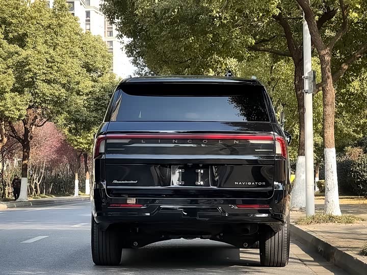 2025 Lincoln Navigator