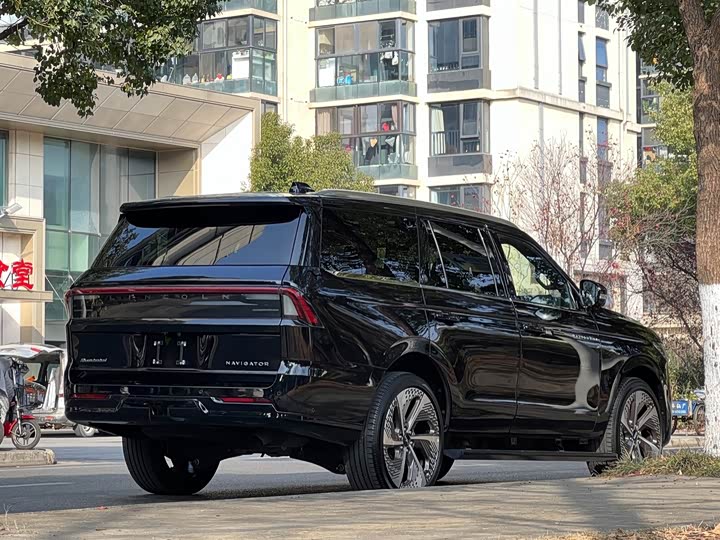 2025 Lincoln Navigator