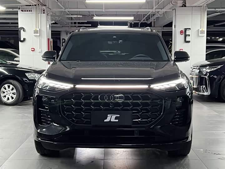 Audi Q6 2024 2024款 45 TFSI quattro 黑武士版 6座