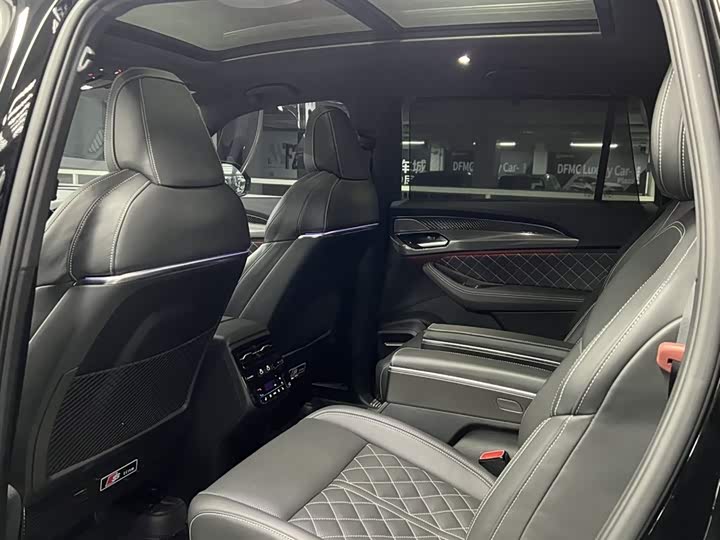 Audi Q6 2024 2024款 45 TFSI quattro 黑武士版 6座