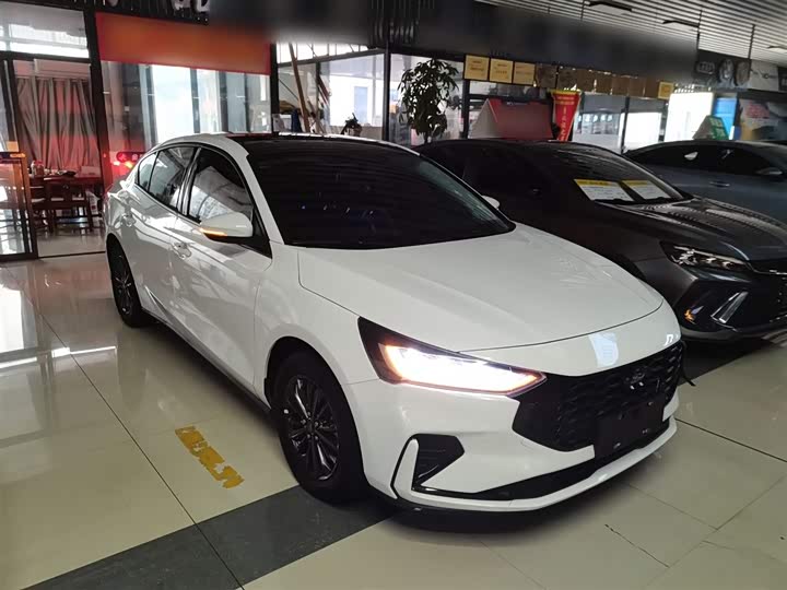 Ford Focus 2022 2022款 三厢 EcoBoost 180 自动竞速版