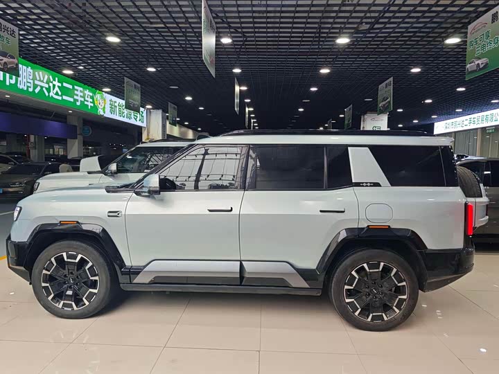 BYD FangChengBao Leopard 8 2025 2025款 智勇旗舰版 7座