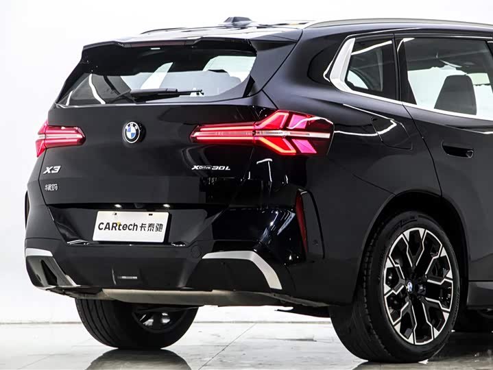 BMW X3 2025 2025款 xDrive30L 尊享型 M运动曜夜套装