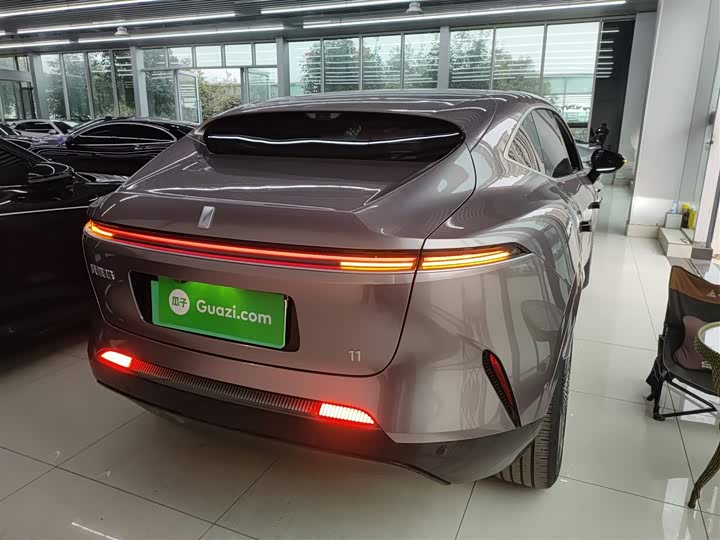 Avatr 11 2023 2023款 鸿蒙 90度 后驱版