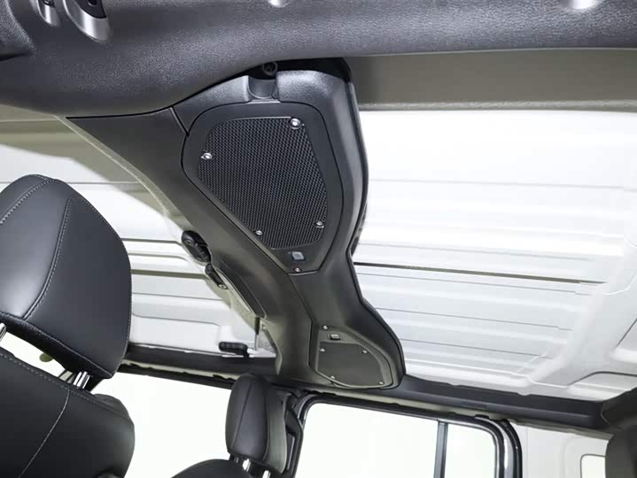 Jeep Wrangler 2024 2024款 2.0T 罗宾汉四门版