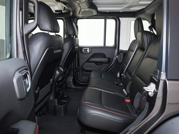 Jeep Wrangler 2024 2024款 2.0T 罗宾汉四门版