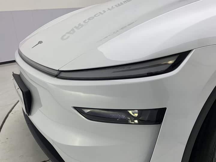 Tesla Model Y 2025 2025款 后轮驱动 首发版