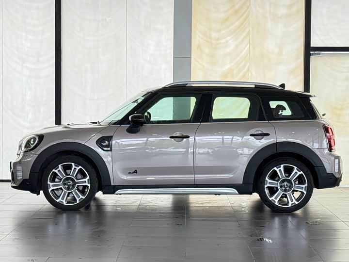 Mini Countryman 2023 2023款 2.0T COOPER S ALL4 鉴赏家