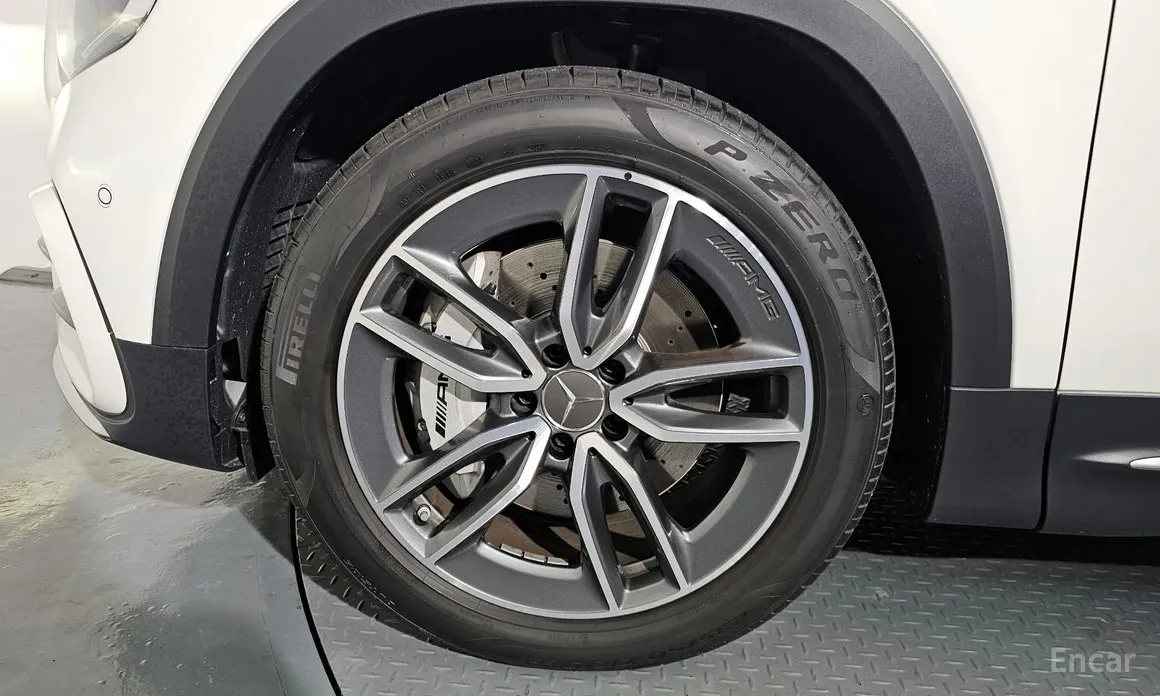 Mercedes-Benz GLB-Class 2020 AMG GLB35 4MATIC