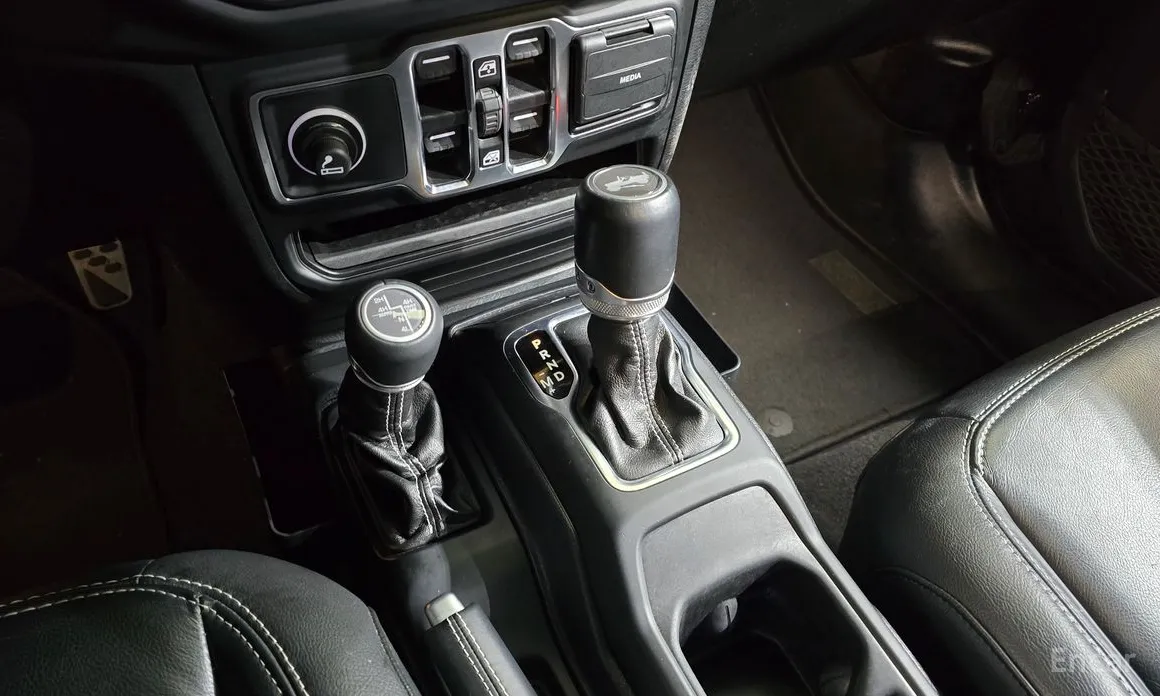 Jeep Wrangler 2018 2.0 Overland Power Top 4Door