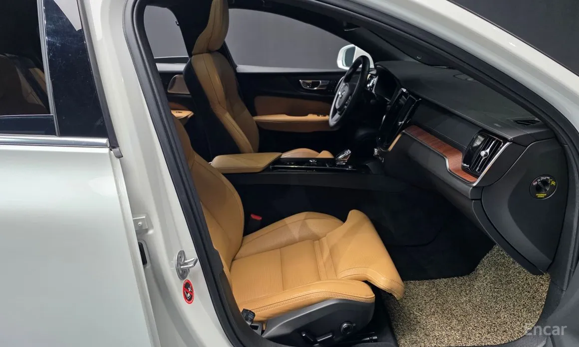 Volvo S60 2019 B5 Ultimate Bright