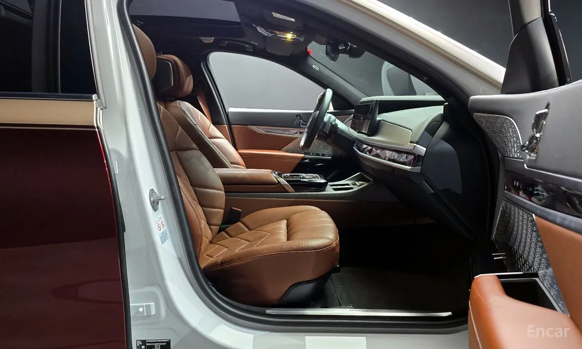 BMW 7 Series 2022 750e xDrive M Sport