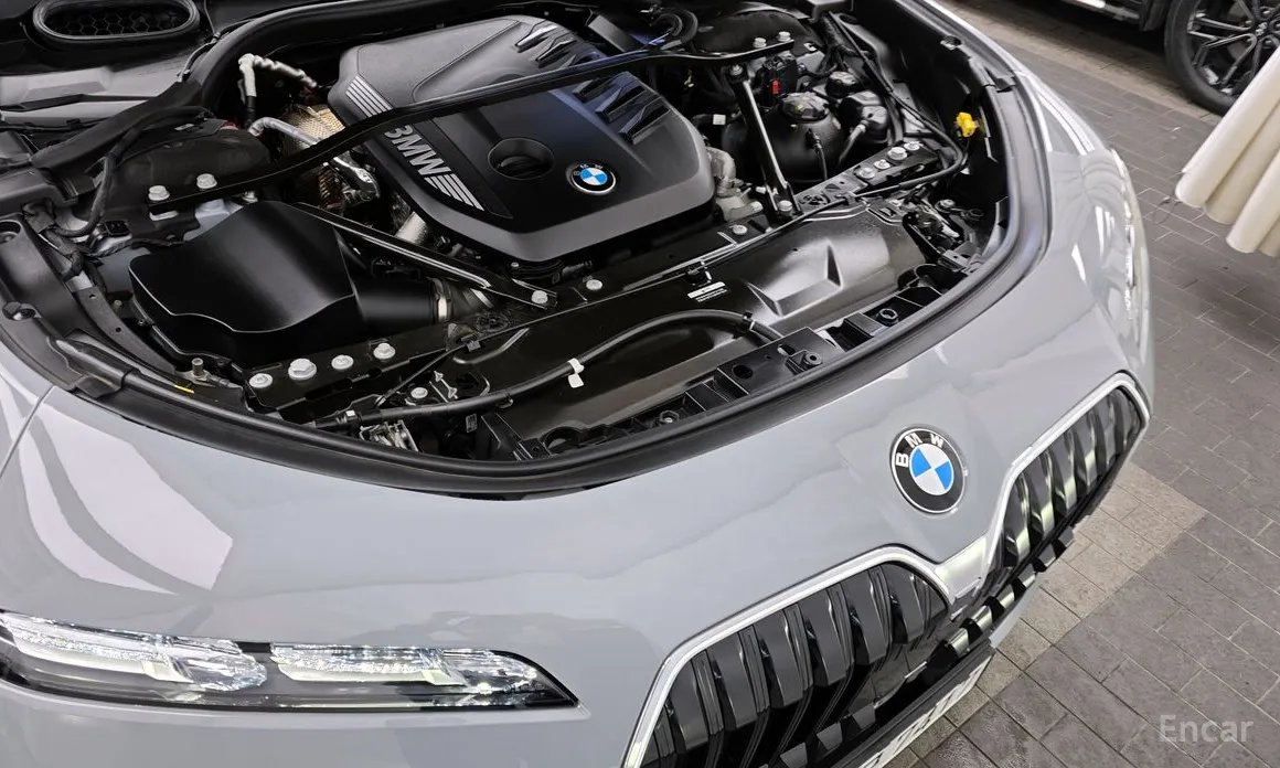 BMW 7 Series 2022 740d xDrive M Sport