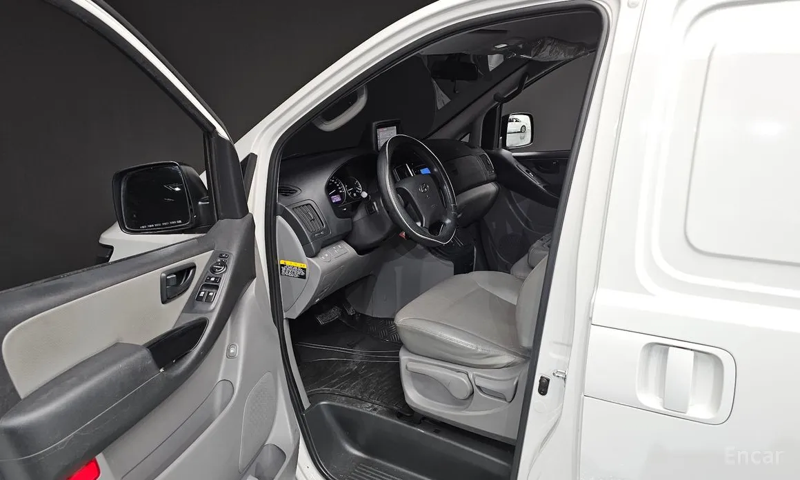 Hyundai Starex 2017 Van 3-Seater