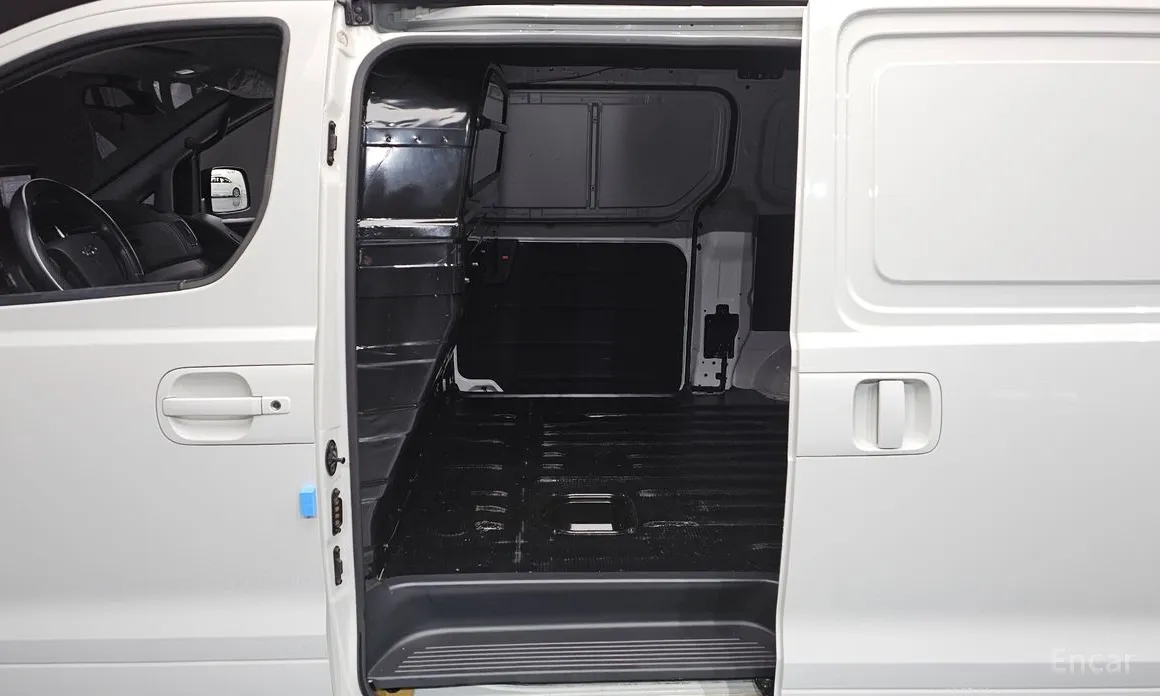 Hyundai Starex 2017 Van 3-Seater