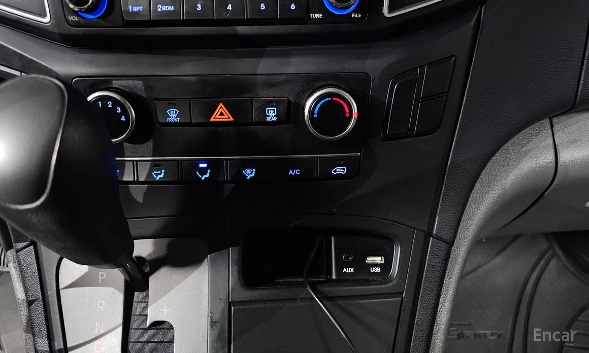 Hyundai Starex 2017 Van 3-Seater