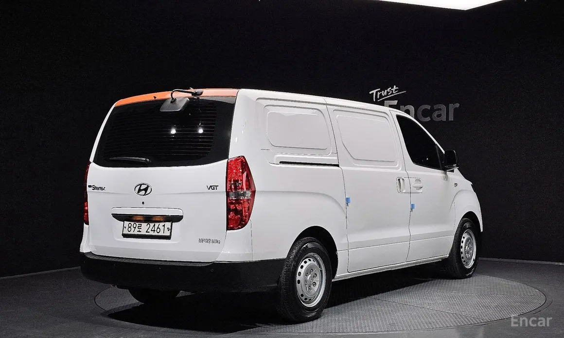 Hyundai Starex 2017 Van 3-Seater