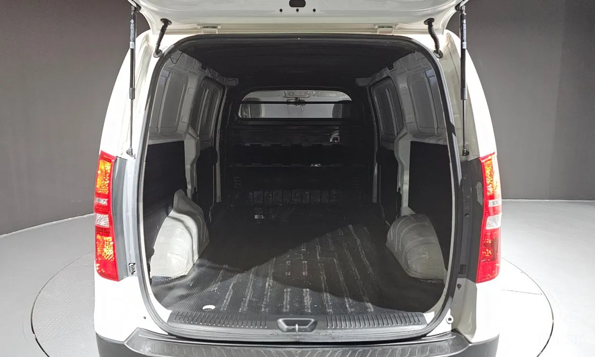 Hyundai Starex 2017 Van 3-Seater