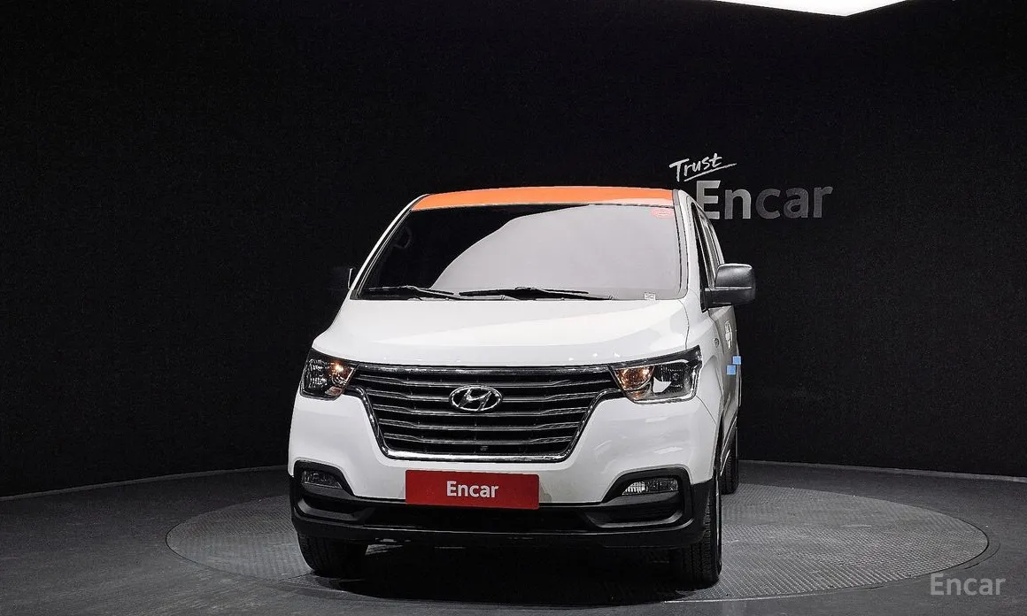 Hyundai Starex 2017 Van 3-Seater